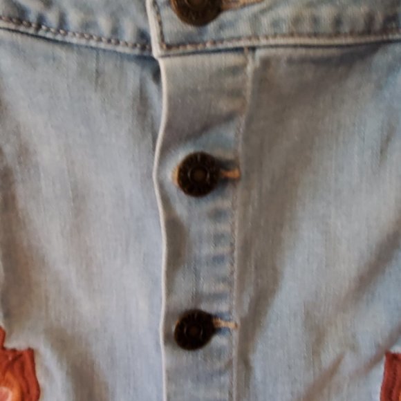 Guess Women's Blue Denim Mini Skirt Embroidered Floral Applique Button Up Size L - Picture 4 of 13